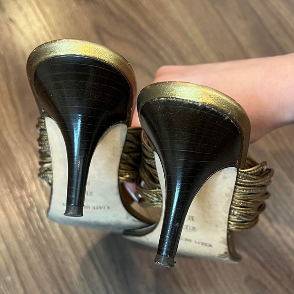 Michael Kors Gold Open Toe Strappy Leather Thong Heels - Picture 5 of 7